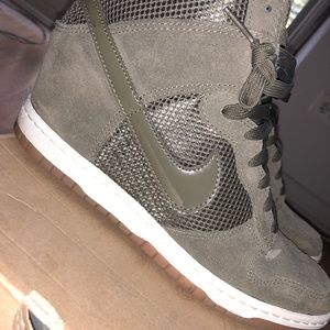 Nike Sky Hi Dunks